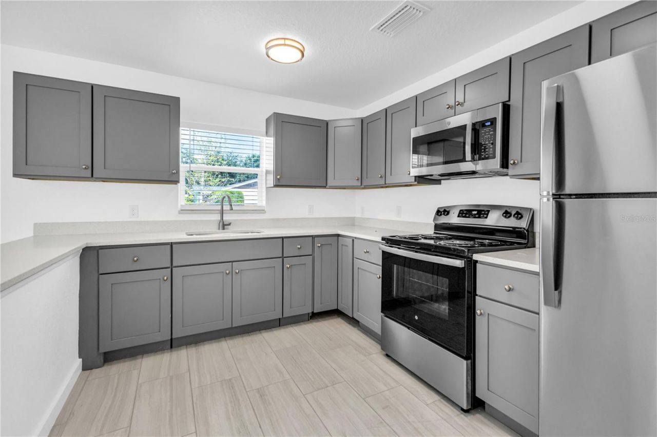 2206 53rd Avenue E, Bradenton, FL 34203 Photo