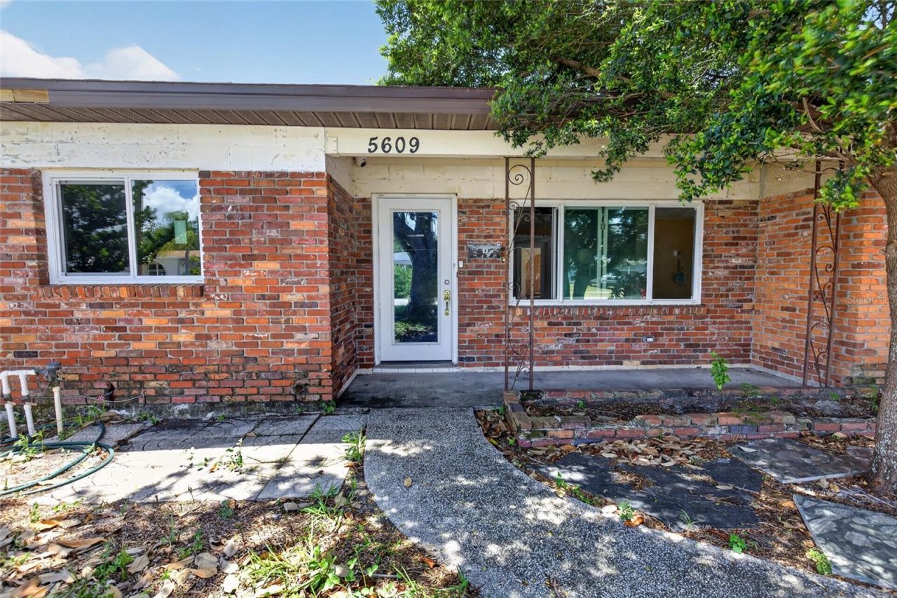5609 Larimer Drive, Tampa, FL 33615 Main Photo