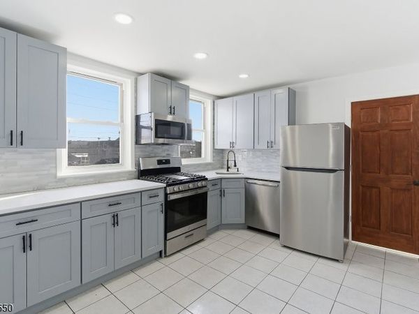 280 Wilson Ave, Unit 2L, Kearny, NJ 07032