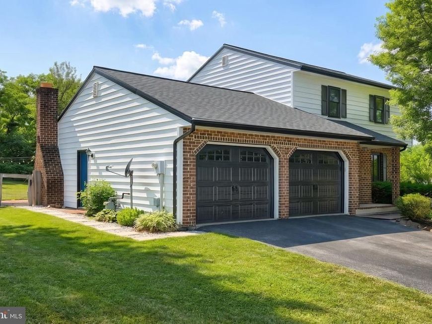 2832 Glen Hollow Drive, York, PA 17406 Main Photo