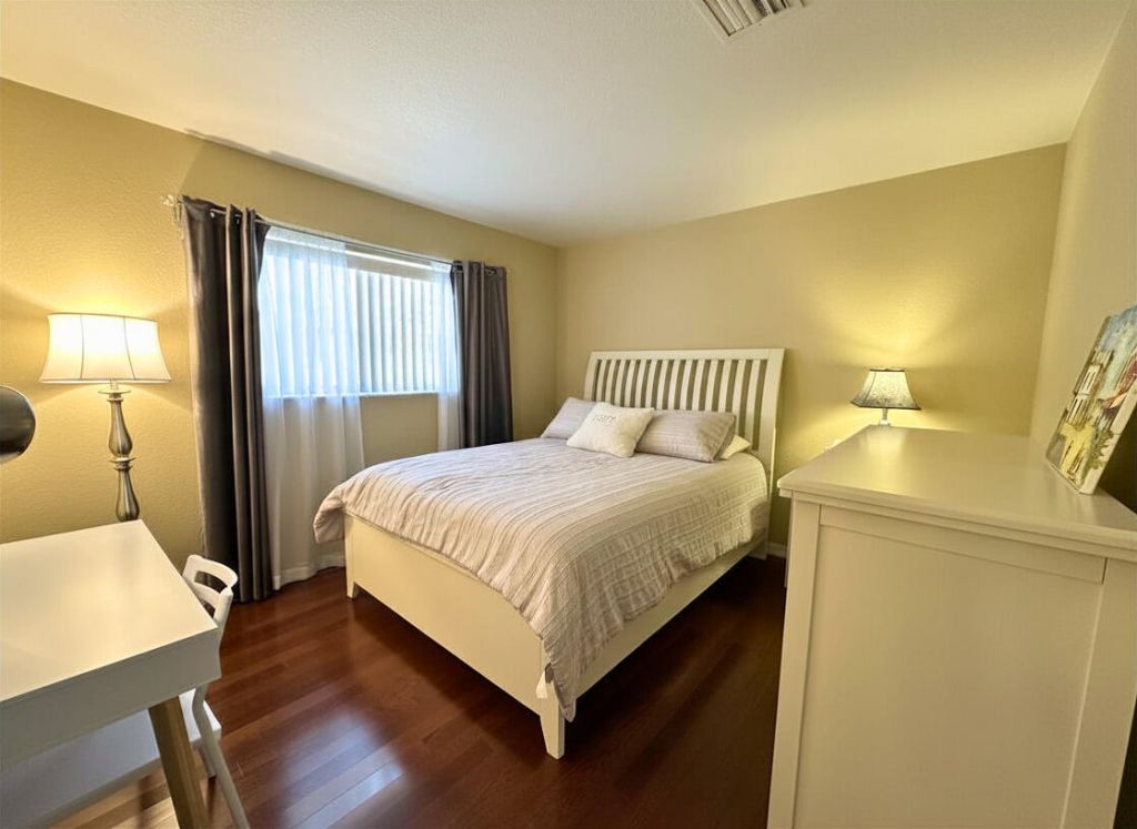5131 W Oakland Park Boulevard, Unit 202, Lauderdale Lakes, FL 33313 Photo
