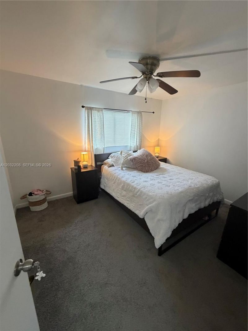 9495 N Palm Cir N , Unit 9495, Pembroke Pines, FL 33025 Photo