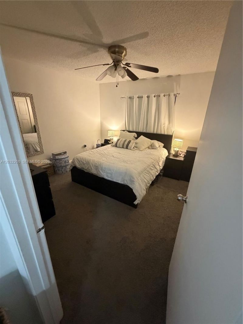 9495 N Palm Cir N , Unit 9495, Pembroke Pines, FL 33025 Photo
