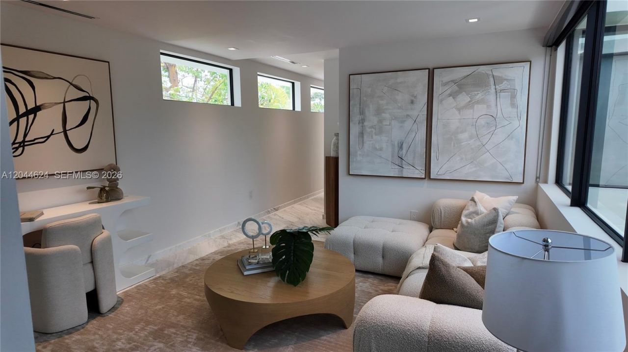 570 S Shore Dr , Miami Beach, FL 33141 Photo