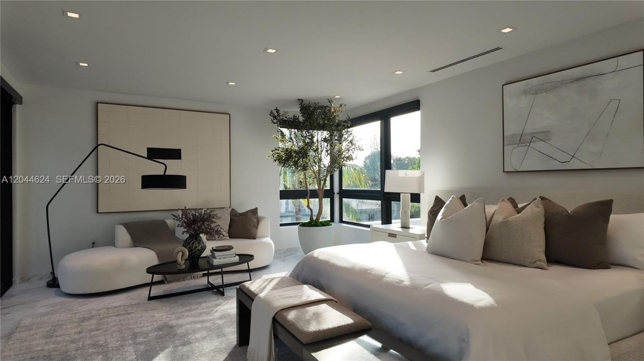 570 S Shore Dr , Miami Beach, FL 33141 Photo