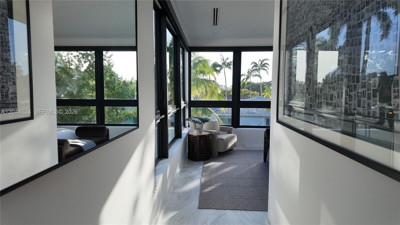 570 S Shore Dr , Miami Beach, FL 33141 Photo