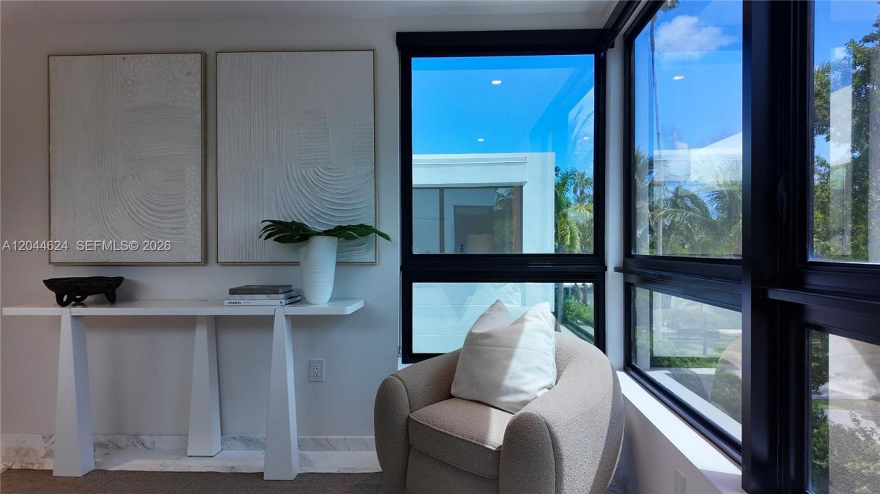 570 S Shore Dr , Miami Beach, FL 33141 Photo