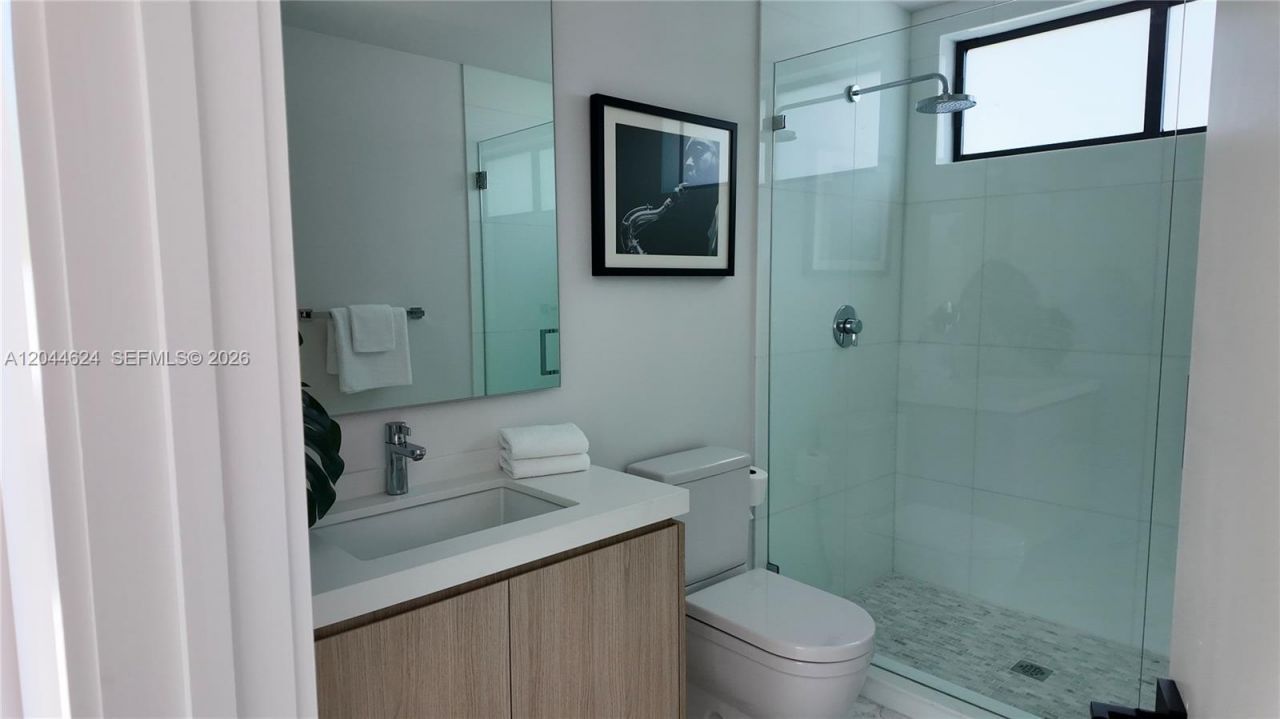 570 S Shore Dr , Miami Beach, FL 33141 Photo