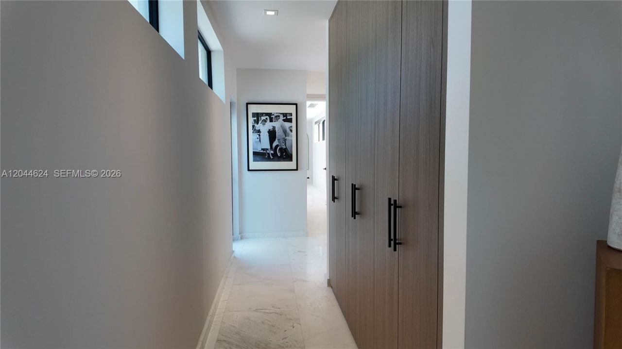 570 S Shore Dr , Miami Beach, FL 33141 Photo