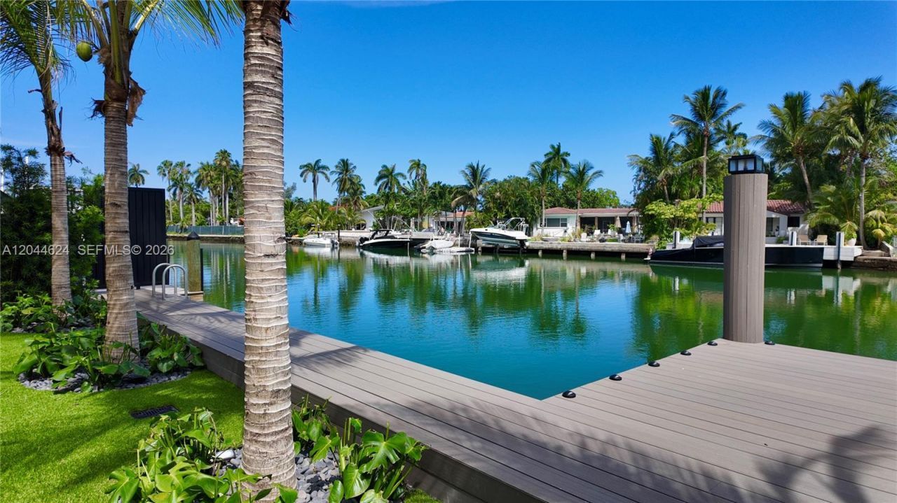 570 S Shore Dr , Miami Beach, FL 33141 Photo