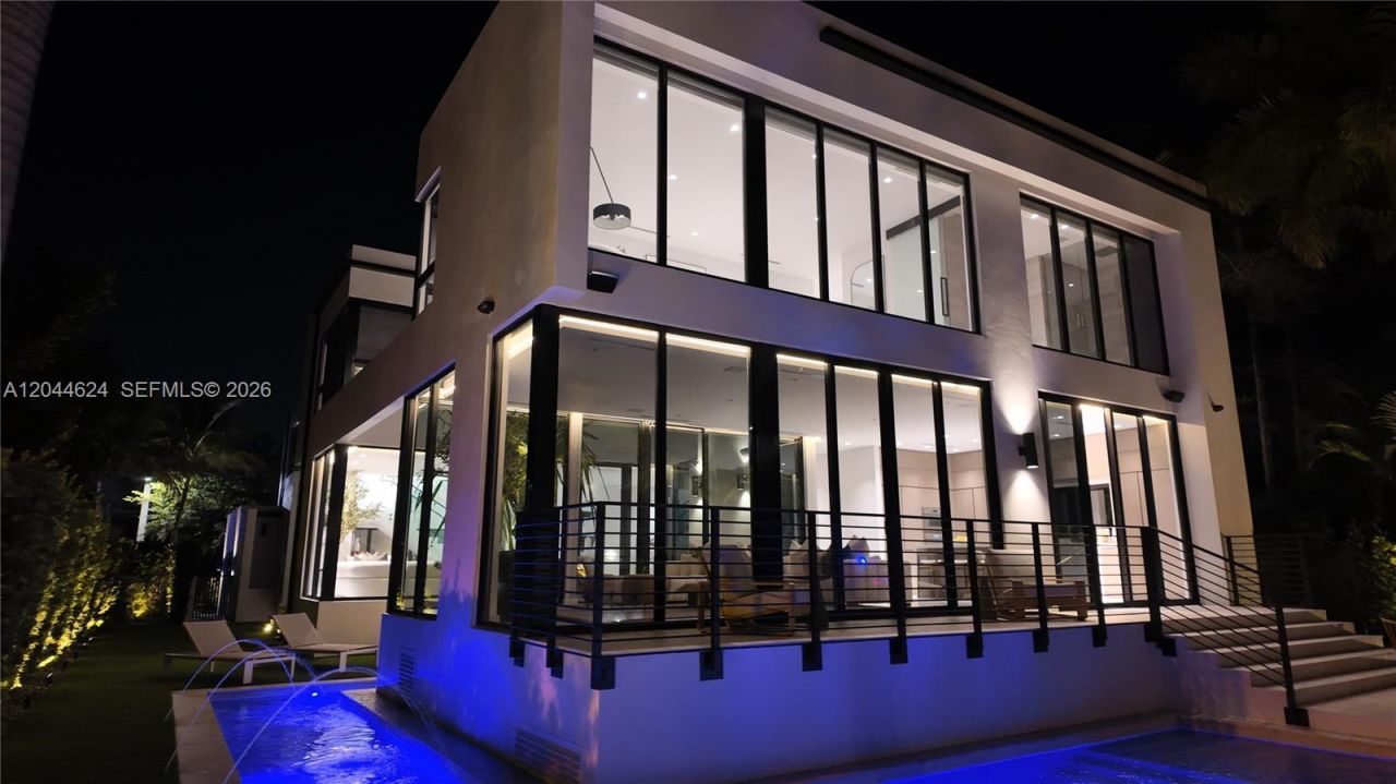 570 S Shore Dr , Miami Beach, FL 33141 Photo