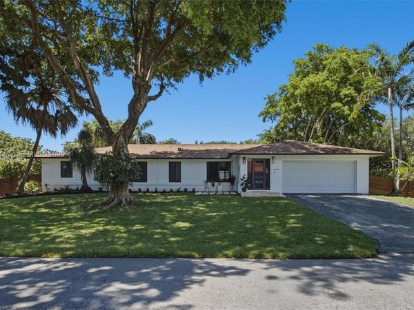 8440 SW 180th St , Palmetto Bay, FL 33157
