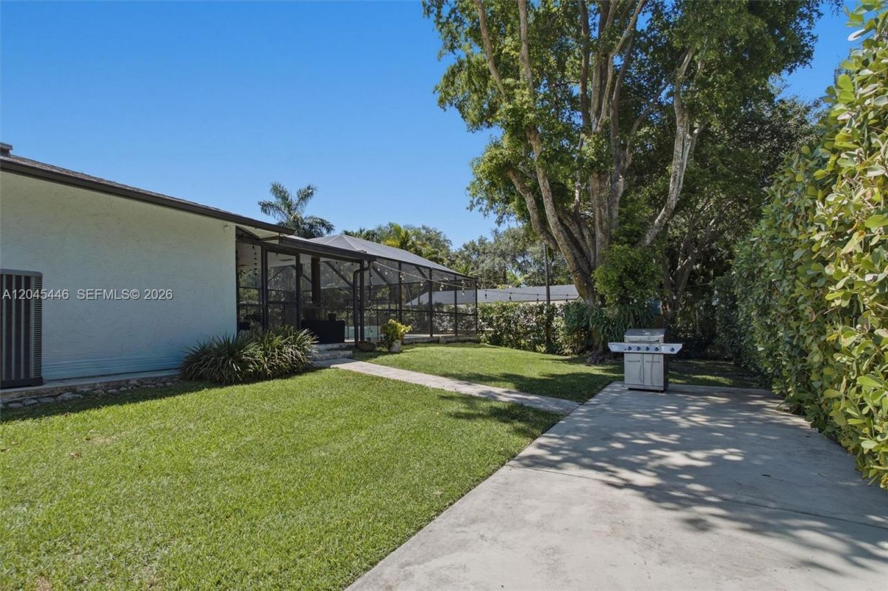 8440 SW 180th St , Palmetto Bay, FL 33157 Photo