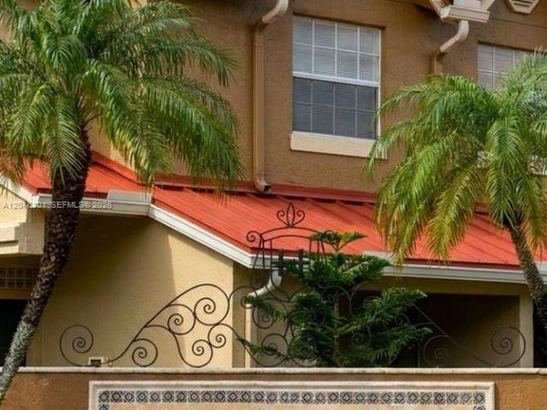 18338 NW 68th Ave , Unit D, Hialeah, FL 33015