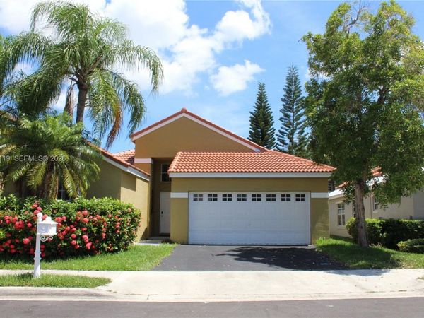 312 Bridgeton Rd , Weston, FL 33326