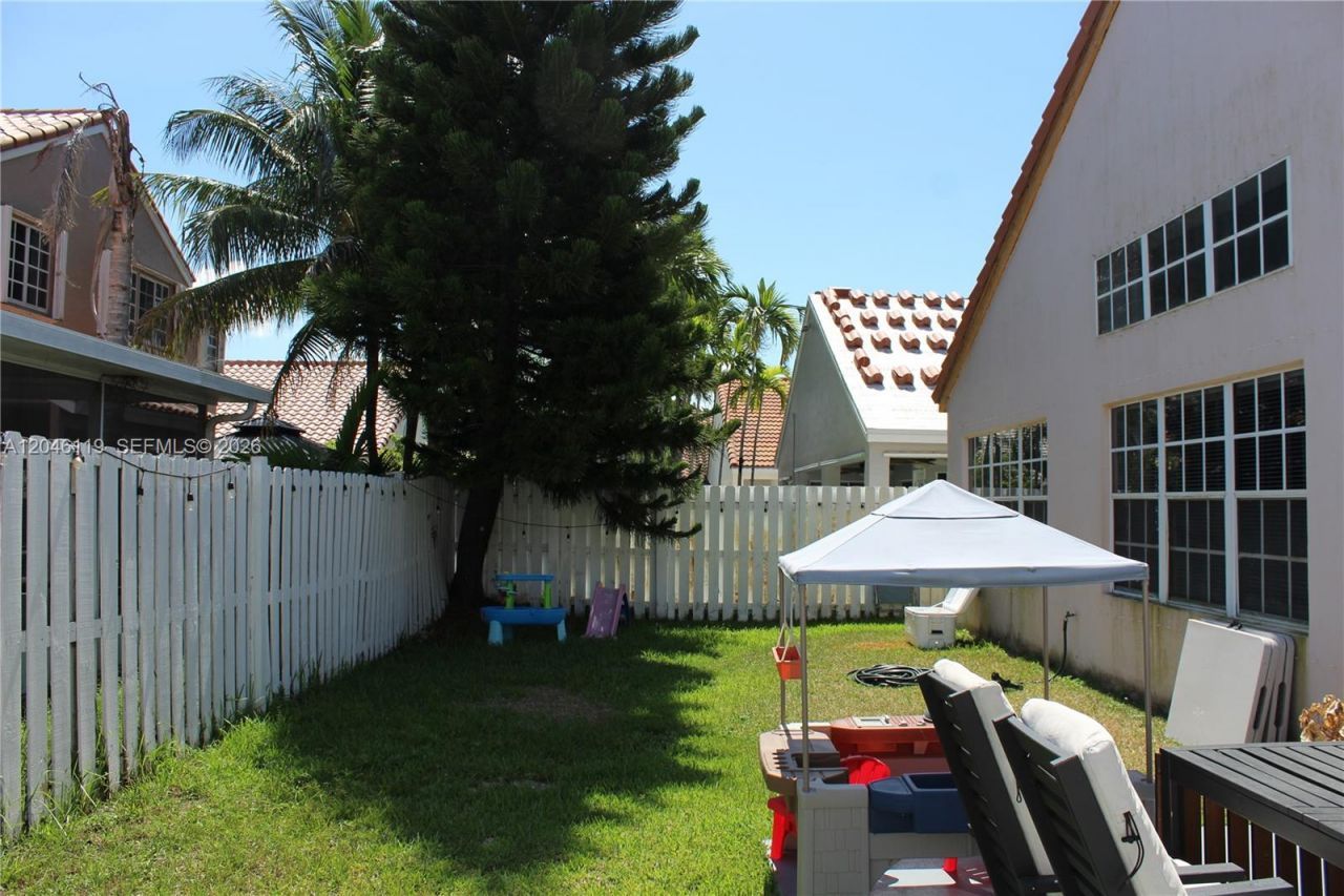 312 Bridgeton Rd , Weston, FL 33326 Photo