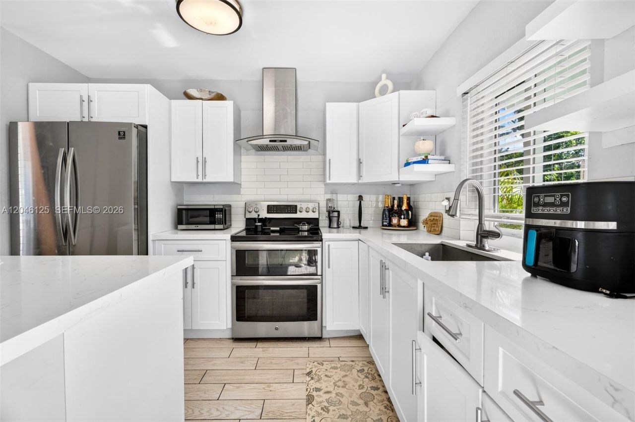2012 N 31st Rd , Hollywood, FL 33021 Photo