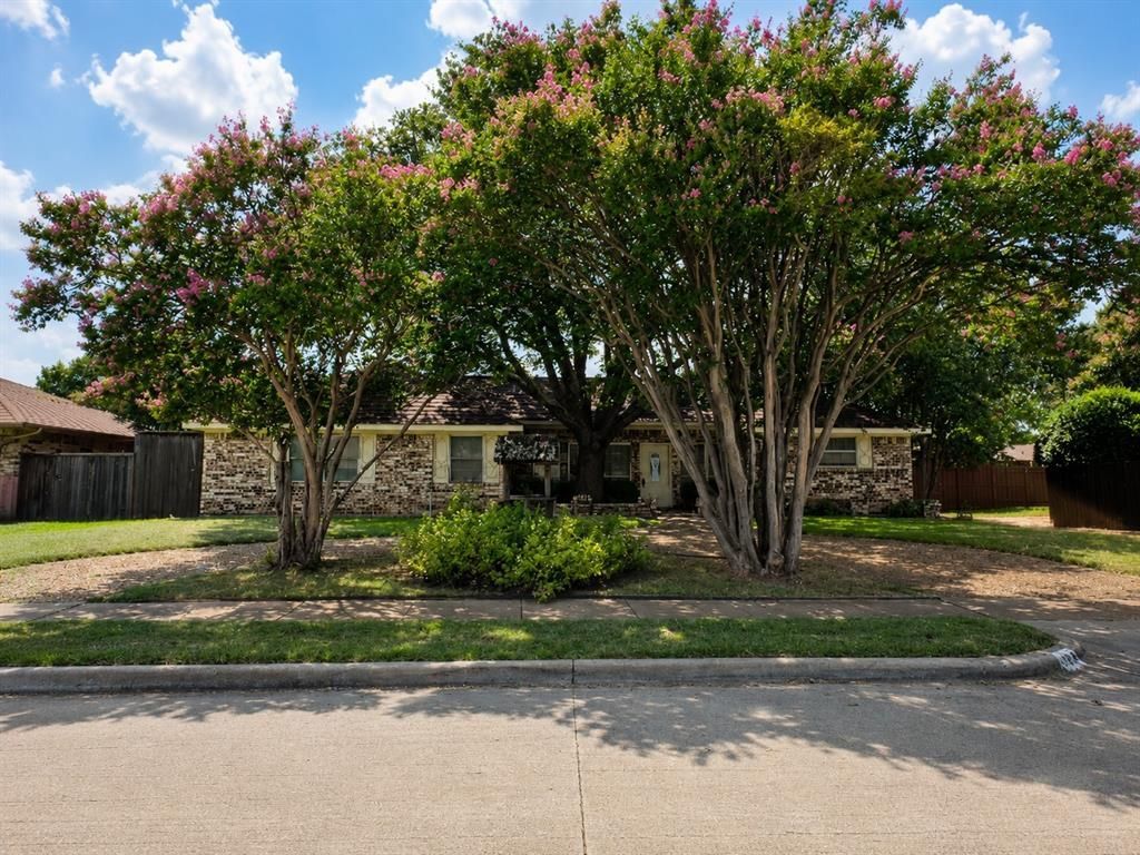 604 S Briarcrest Drive, Richardson, TX 75081 Main Photo