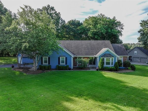15915 Riggs Road, Stilwell, KS 66085