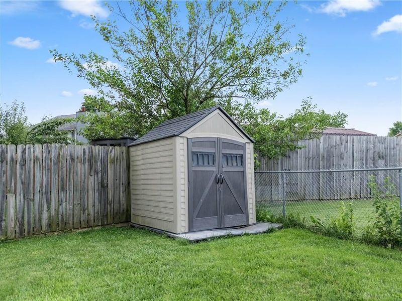6840 Coronado Circle, Huber Heights, OH 45424 Photo 11