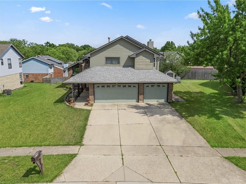 6840 Coronado Circle, Huber Heights, OH 45424 Photo 2