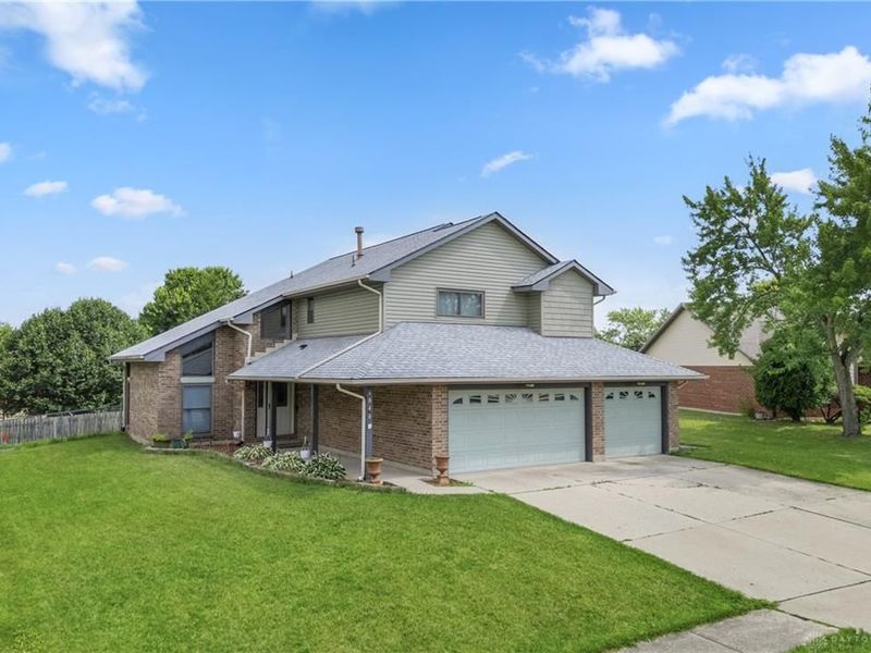 6840 Coronado Circle, Huber Heights, OH 45424 Photo 3