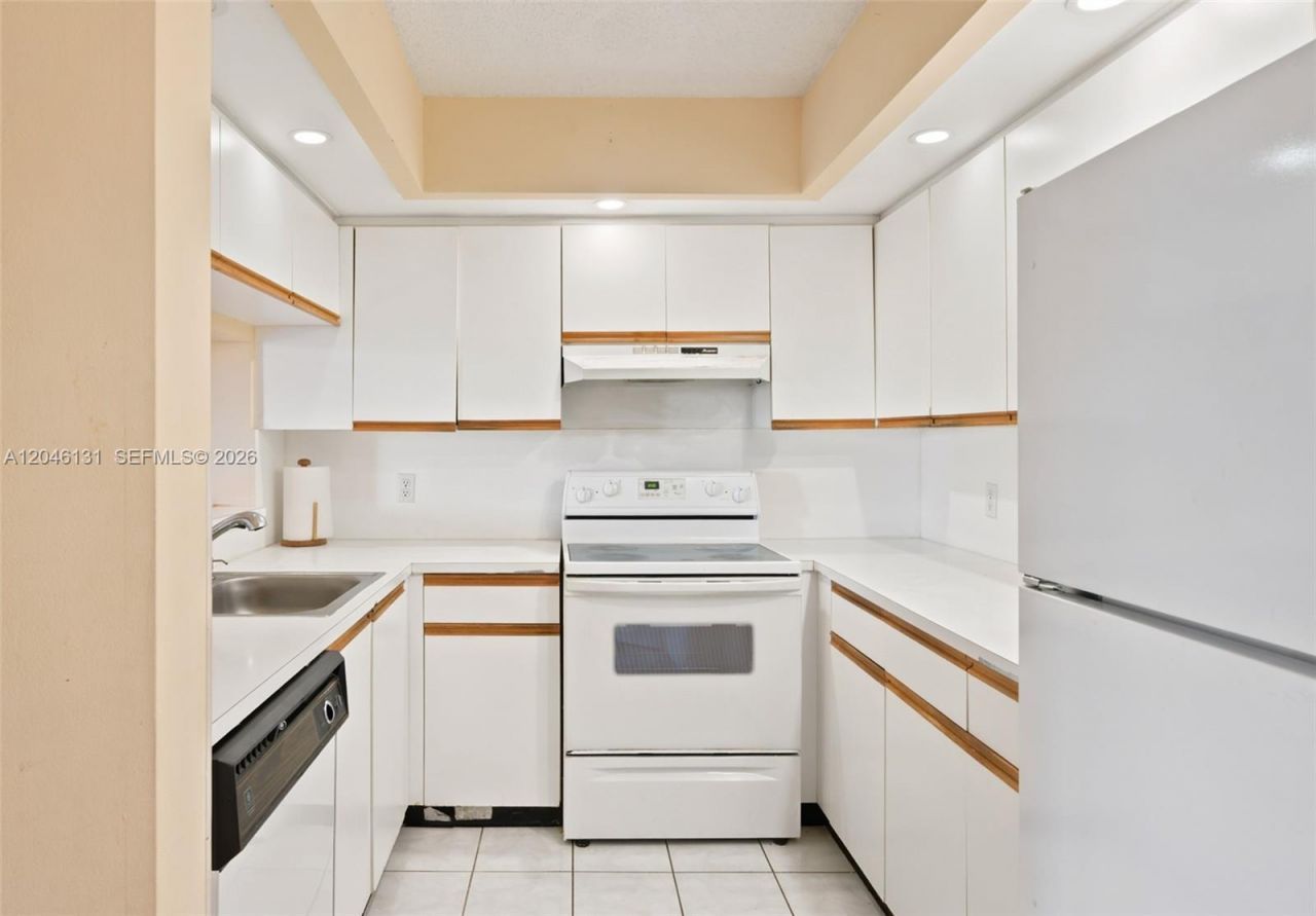 500 SW 130th Ter, Unit 403A, Pembroke Pines, FL 33027 Photo