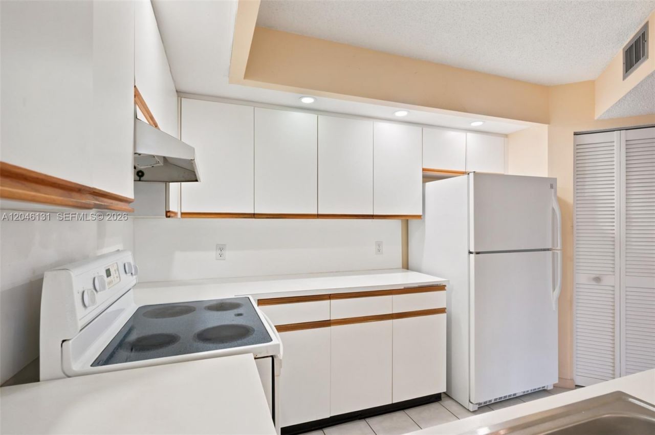 500 SW 130th Ter, Unit 403A, Pembroke Pines, FL 33027 Photo