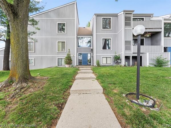 9601 Bayview Drive, Ypsilanti Twp, MI 48197