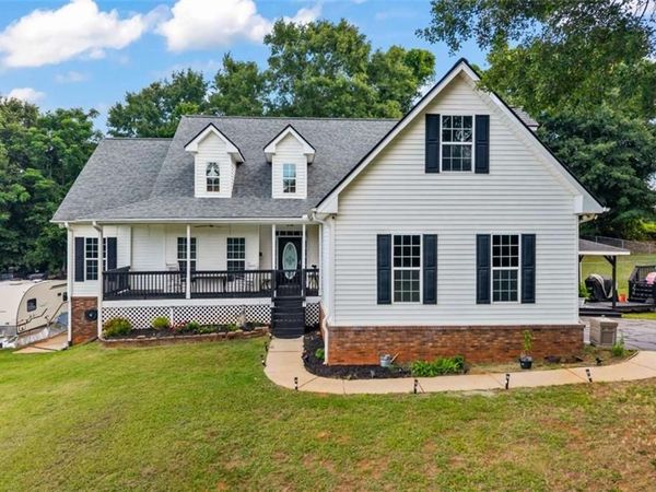 238 Apple Valley Road , Commerce, GA 30529