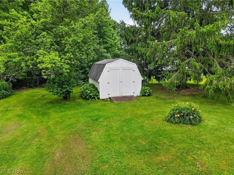 13091 Longwood Avenue, Burton, OH 44021 Photo 48