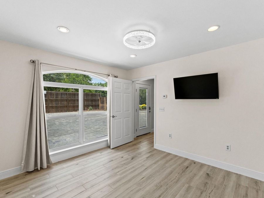 Property Image 93