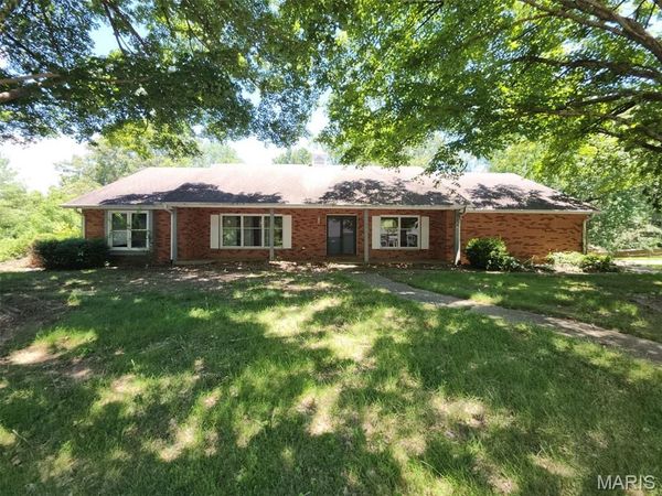 614 7th Street , Scott City, MO 63780