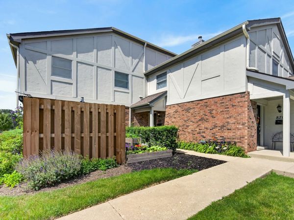 868 Bristol Drive , Barrington, IL 60010