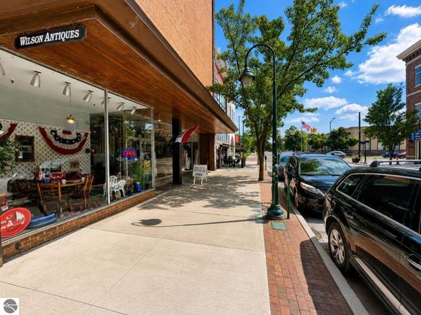 123 Union Street S, Traverse City, MI 49684
