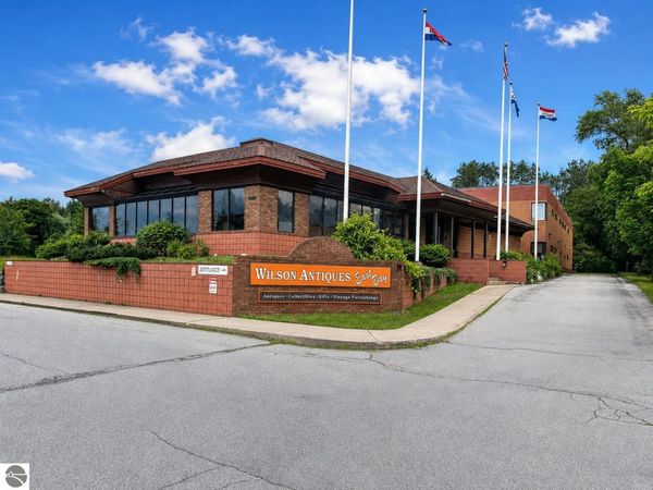 5600 US-31 N, Williamsburg, MI 49690