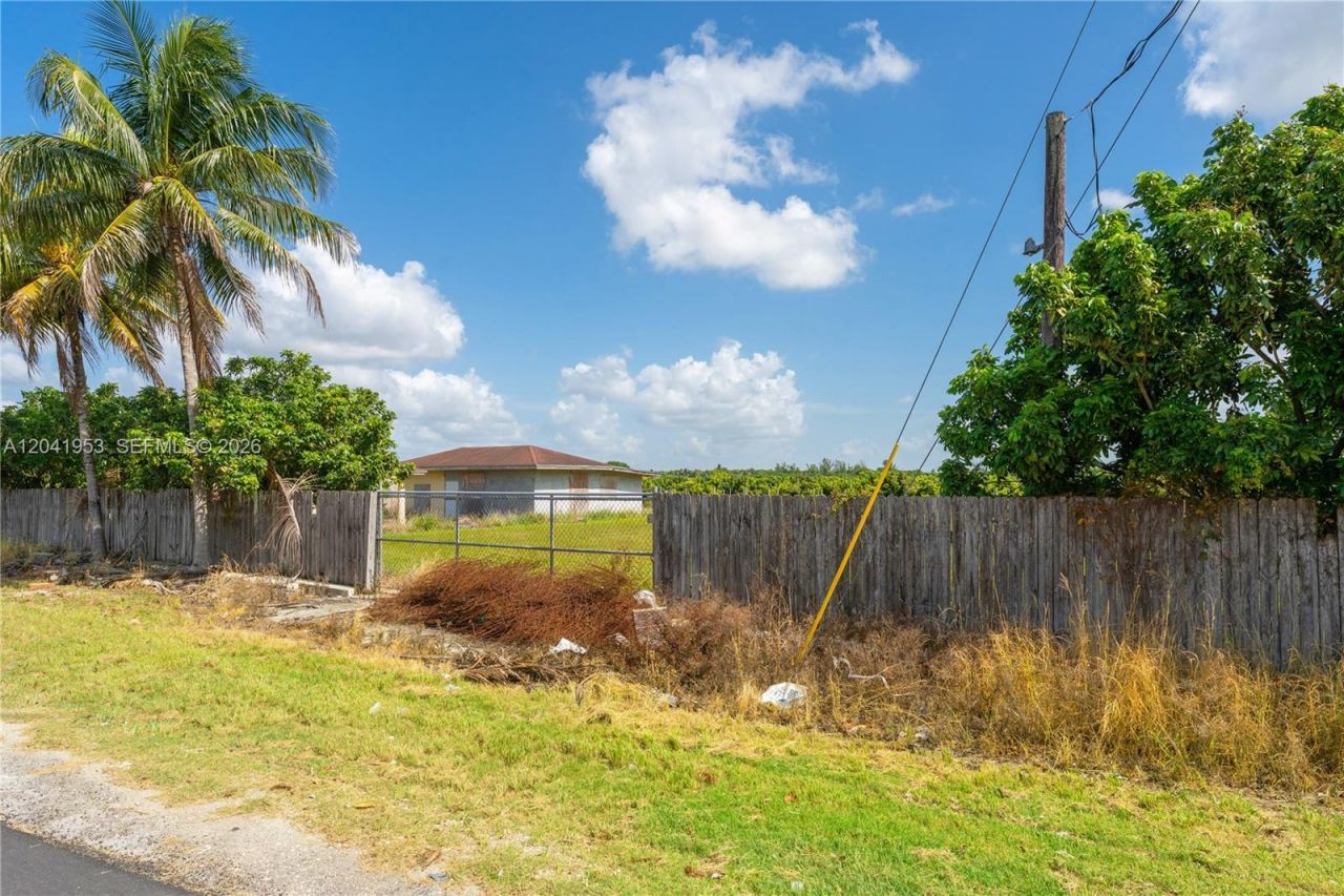 320xx SW 217 Ave, Homestead, FL 33030 Photo