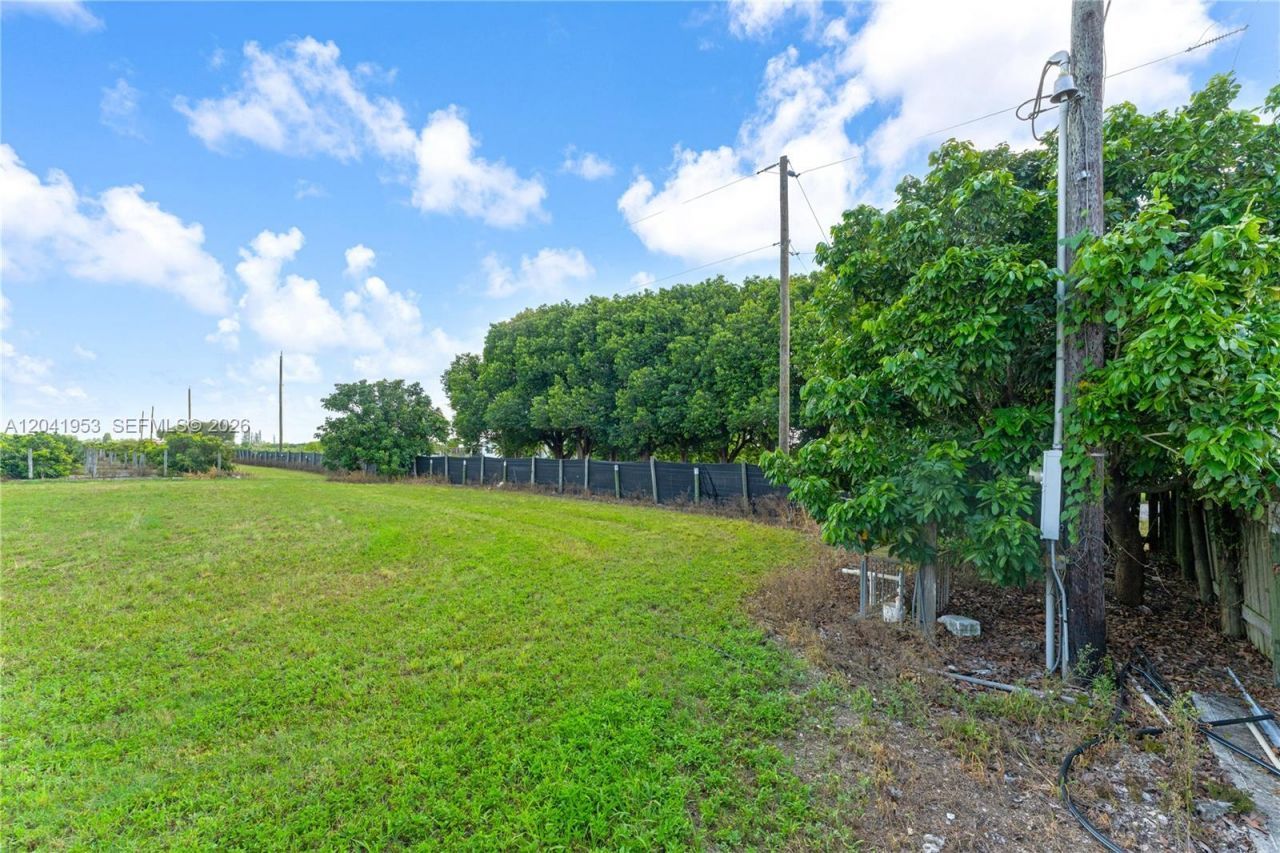 320xx SW 217 Ave, Homestead, FL 33030 Photo