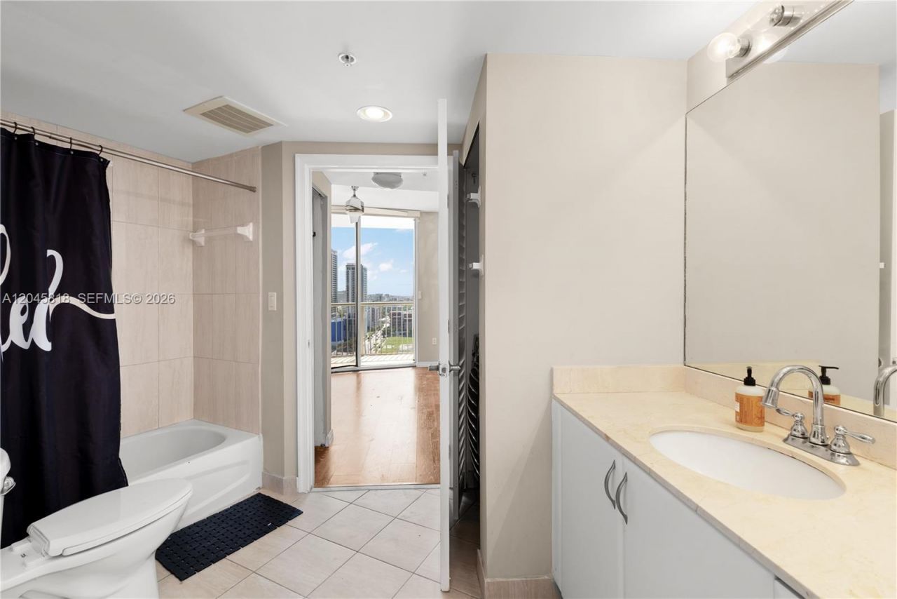 1750 N Bayshore Dr, Unit 2414, Miami, FL 33132 Photo