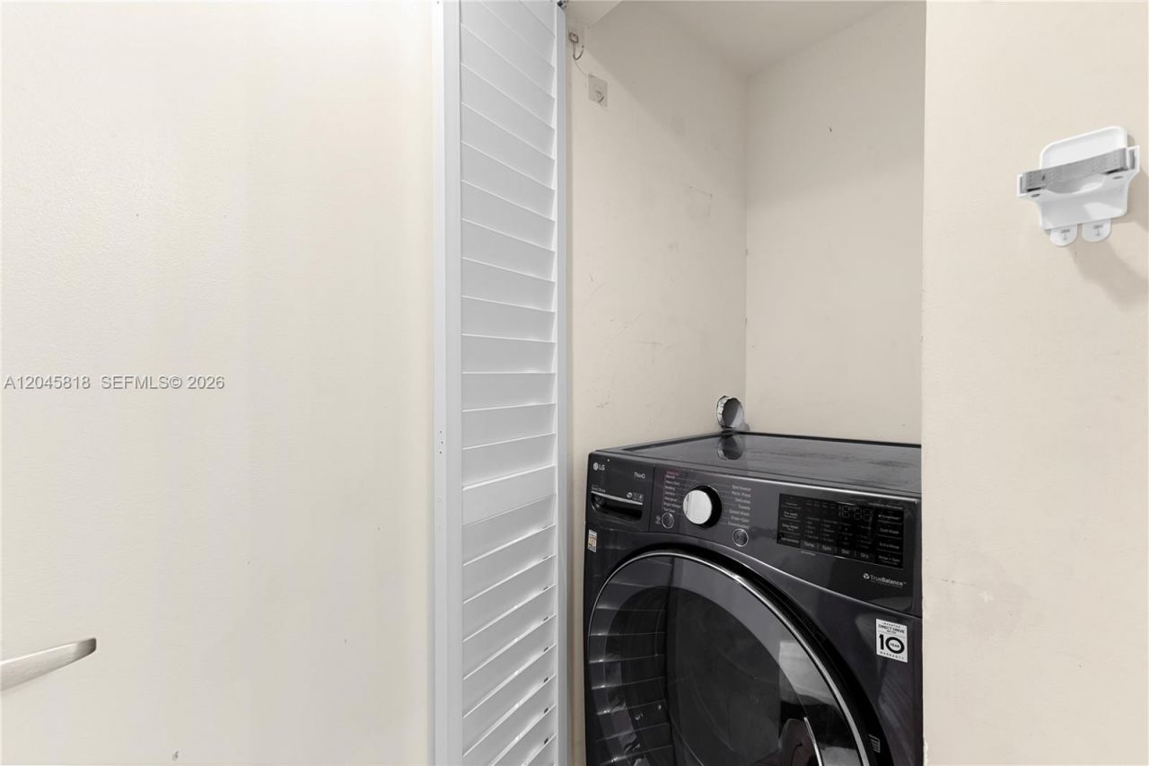1750 N Bayshore Dr, Unit 2414, Miami, FL 33132 Photo