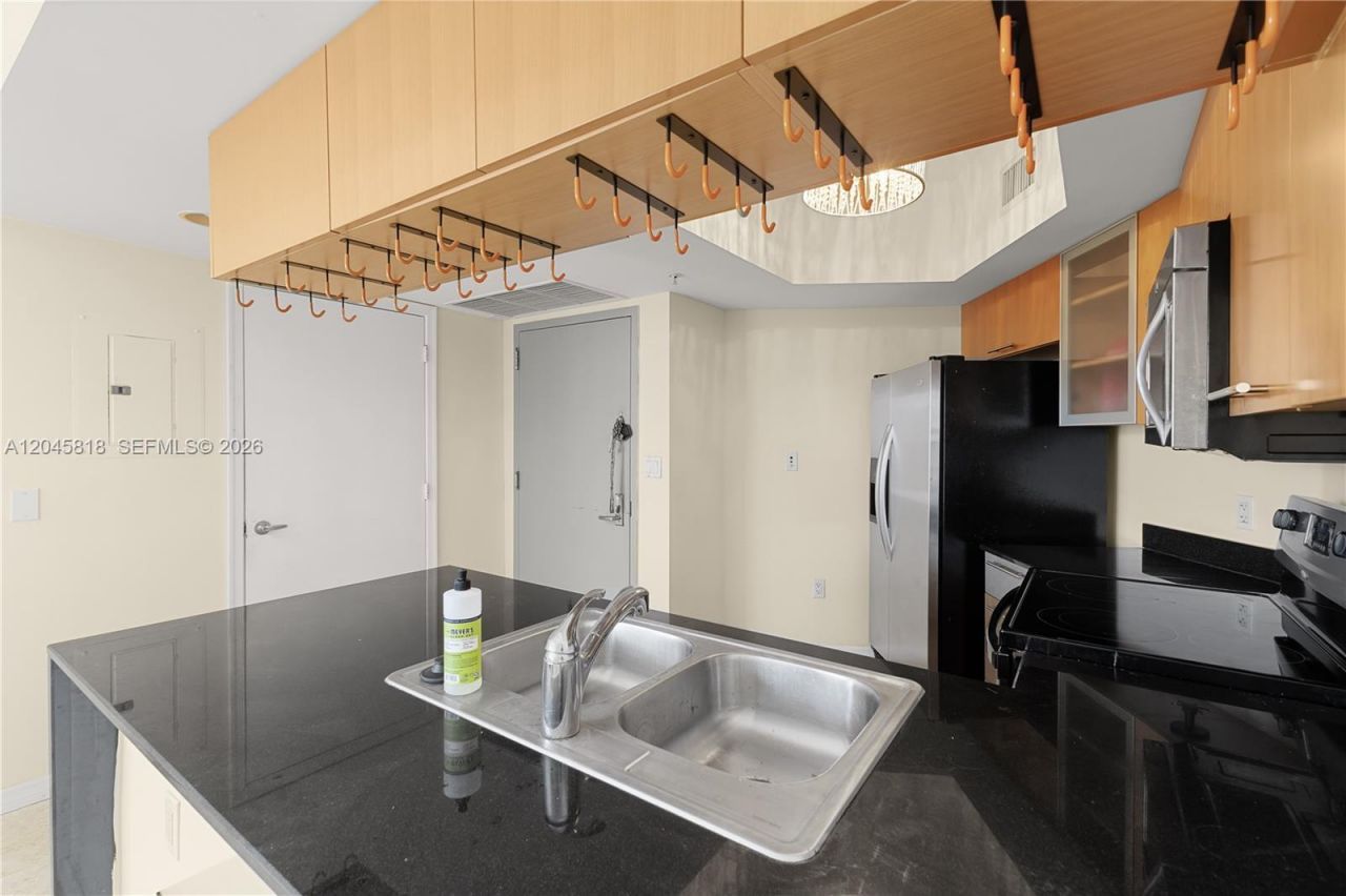 1750 N Bayshore Dr, Unit 2414, Miami, FL 33132 Photo