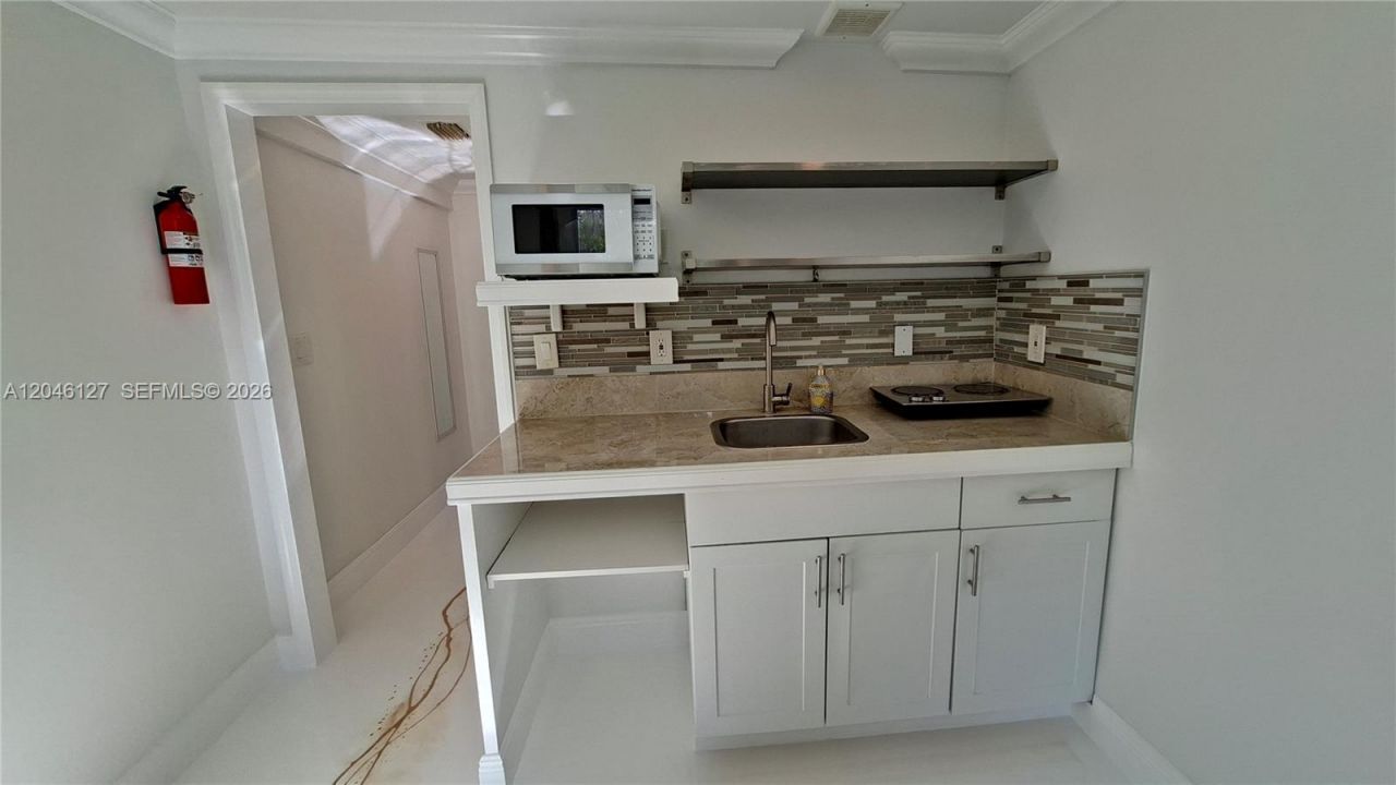 1028 S 62nd Ave , Unit B, Hollywood, FL 33023 Photo