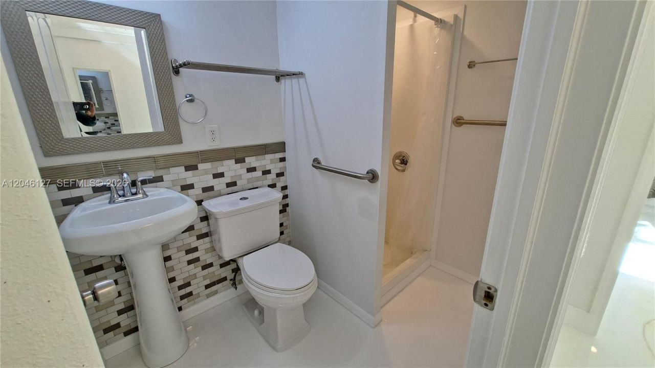1028 S 62nd Ave , Unit B, Hollywood, FL 33023 Photo