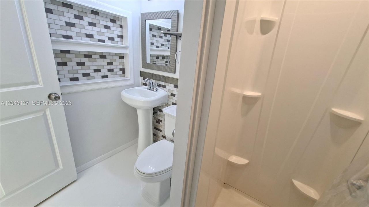 1028 S 62nd Ave , Unit B, Hollywood, FL 33023 Photo