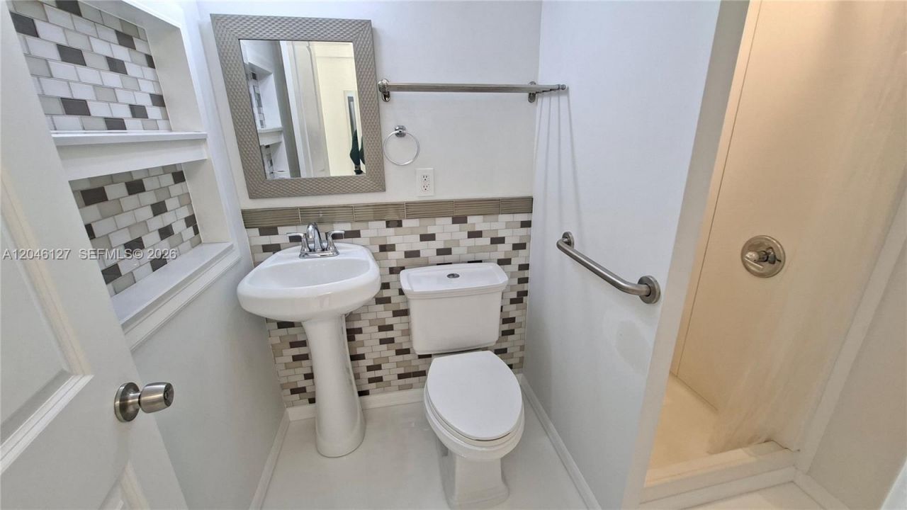 1028 S 62nd Ave , Unit B, Hollywood, FL 33023 Photo