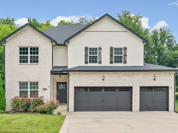 1333 Morning Star Dr, Clarksville, TN 37042