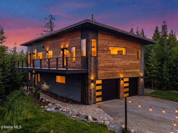 211 Daybreak DR , Sandpoint, ID 83864