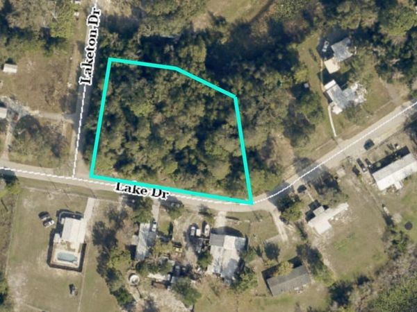00 LAKE DRIVE , WEEKI WACHEE, FL 34613