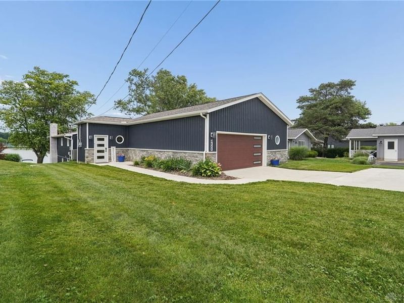 1300 E Choctaw Drive, London, OH 43140 Photo 40