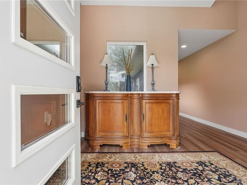 1300 E Choctaw Drive, London, OH 43140 Photo 5